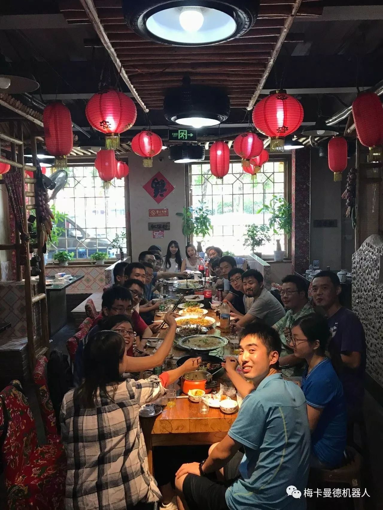 真枪实弹!这家公司的妹子玩儿枪比冷锋还6!